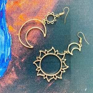 🎁 FREE ADD ON
Vintage Sun & Moon Statement Drop Gold Tone Earrings